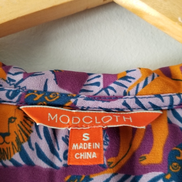 Modcloth Lions Tigers Bears Blouse Small - Picture 4 of 9